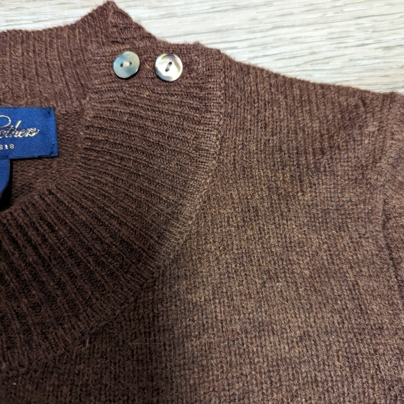 Worn twice, beautiful Brooks Brothers merino wool sweater, size xs, stunning - Picture 5 of 6